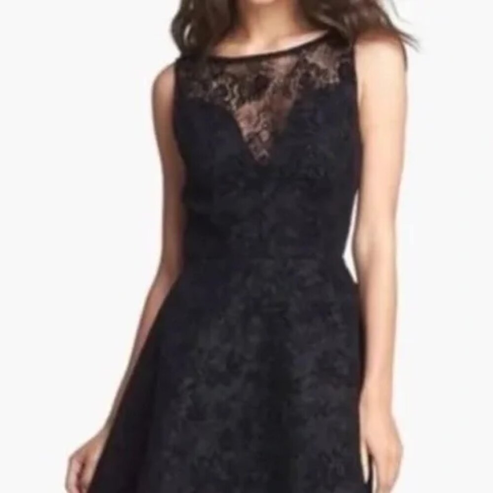 Alice + Olivia Black Natalia Scalloped Dress (size 2 black) - Picture 2 of 8